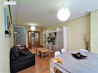 Location Appartement à Centro. Piso de cuatro habitaciones en alquiler