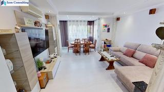 Piso en Imaginalia - Llanos del Águila. Vivienda de tres dormitorios y dos baños con patio y plaza de ga