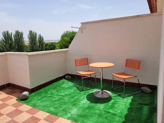 Location Attique à Estación. Alquiler  ático semi nuevo con cochera y trastero. 1 habitacion