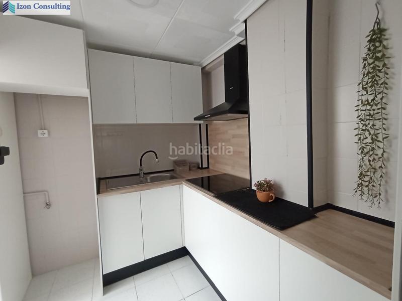 Foto 0a0fa237-61cb-41f4-bdaf-f95a03efb42a. Pis a Industria Albacete