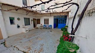 Casa en Valdeganga. Casa en valdeganga con patiosolrium