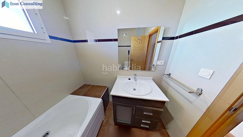 Foto 1a291c6d-5579-4619-84c3-1e09b69ec810. Casa adossada amb calefacció aparcament a Gineta (La)