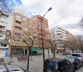 Pis a Industria. Vivienda de cuatro dormitorios y dos baños zona tamos