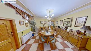 Maison à Hellín. Casa de 2 plantas en hellín con 3 habitaciones , 2 baños y ampli