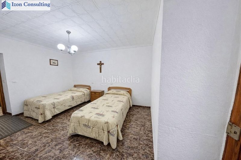Foto 5f90fee1-f5c5-485e-945e-692e0299593e. Casa amb aparcament a Ontur