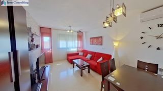 Pis en Facultad de Medicina. Piso de vpo con tres habitaciones y garaje