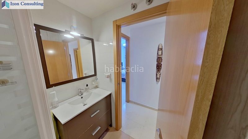 Foto ef65a3b0-d79a-4eb0-a96d-047f1745480e. Pis amb calefacció aparcament a Facultad de Medicina Albacete