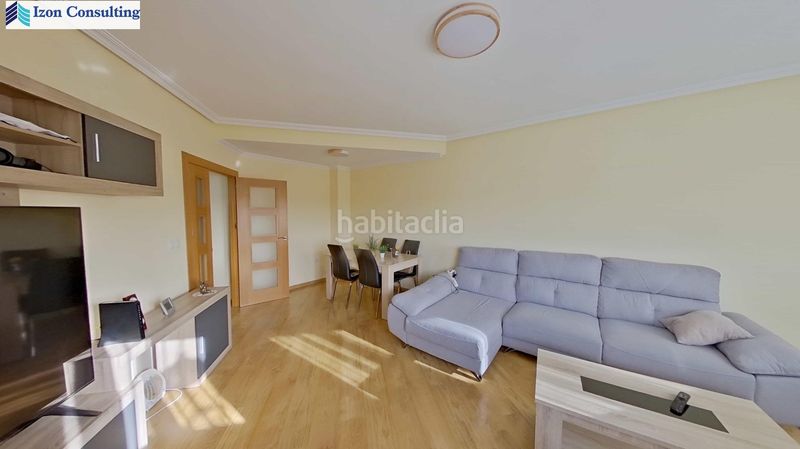 Foto ae42e5c4-eaff-41e9-be8b-5f900ce2de06. Casa adossada amb aparcament a Motilleja