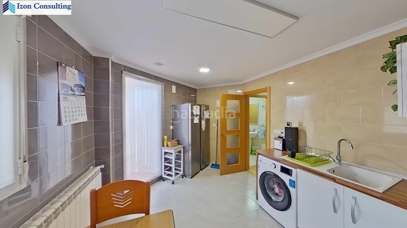 Foto f42d82bd-6f84-48fb-9dac-429a7933e031. Casa adossada amb aparcament a Motilleja