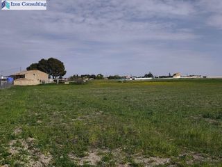 Terreny residencial a Pedanías - Extrarradio. Parcela de 4500 m2 con construccion de 250 m2