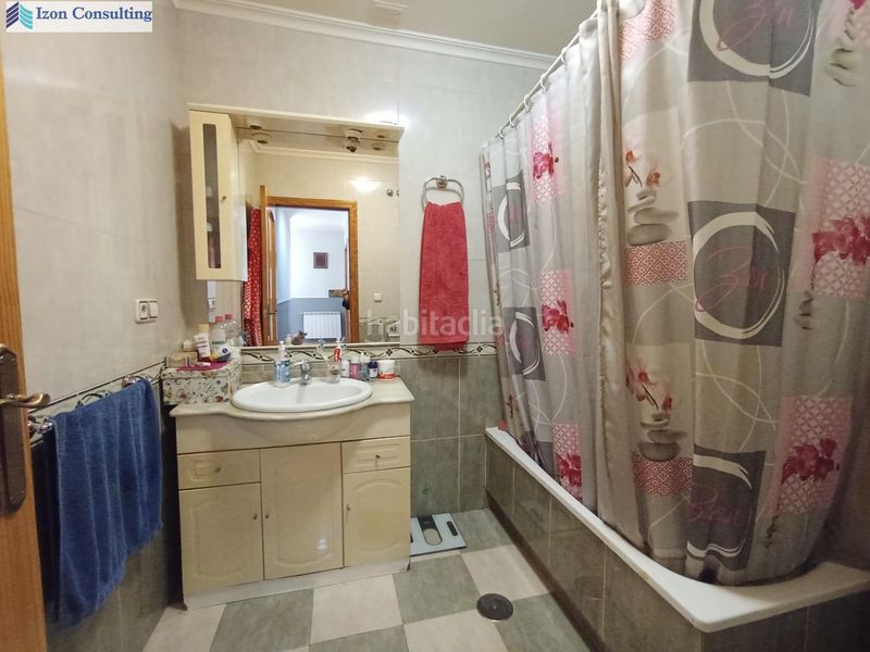 Foto d2f843de-7fbd-4b51-8430-3294dbe3a91f. Pis amb calefacció aparcament a Villarrobledo