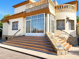 Chalet en Pedanías - Extrarradio. Chalet a 10 minutos de albacete con amplio terreno y piscina