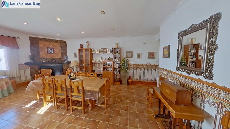 Foto 9ba7b955-6e2e-4db2-bbf4-3033ac86d663. Casa amb aparcament a Corral - Rubio