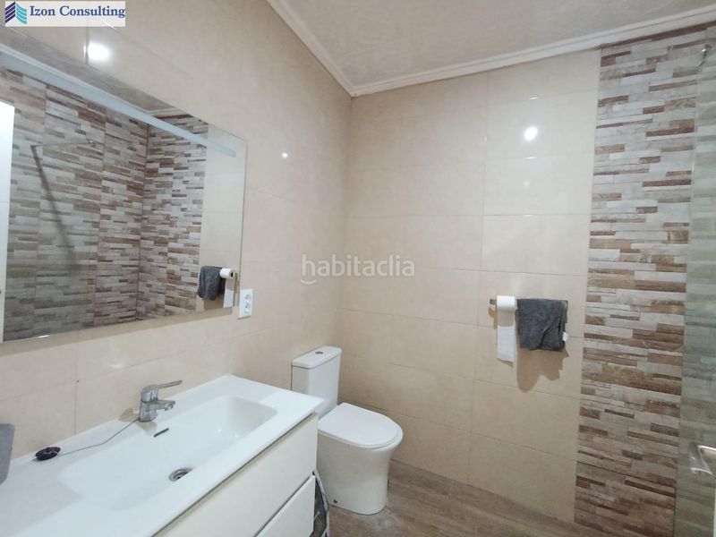 Foto 81d1870b-2ba1-4754-ad18-80d354440223. Casa amb aparcament a Munera