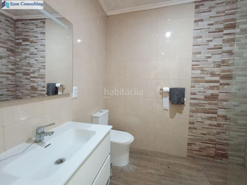 Foto edbca5da-6f80-42fd-9d2d-31c0aad5b30e. Casa amb aparcament a Munera