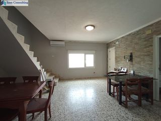 Rent House in Munera. Casa a terminar de reformar con espectaculares vistas