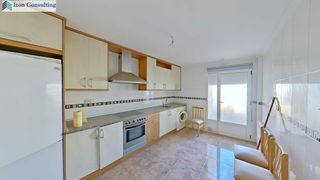 Casa a schiera in Pozohondo. Adosado en pozohondo con 4 habiaciones, patio y garaje financiac