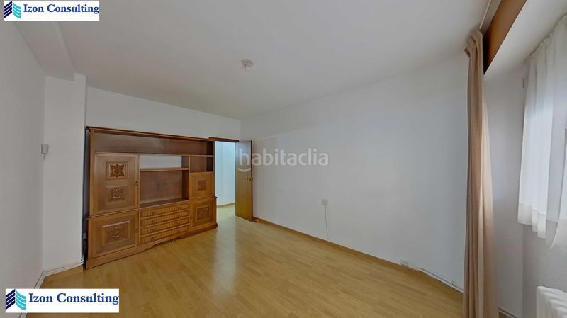 Foto a625695b-925e-4cbc-94f5-50a461db96e3. Flat with heating parking in Centro Albacete