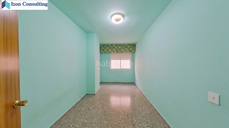 Foto d78971a8-cec5-4114-a621-6a1f42558096. Flat with heating parking in Centro Albacete
