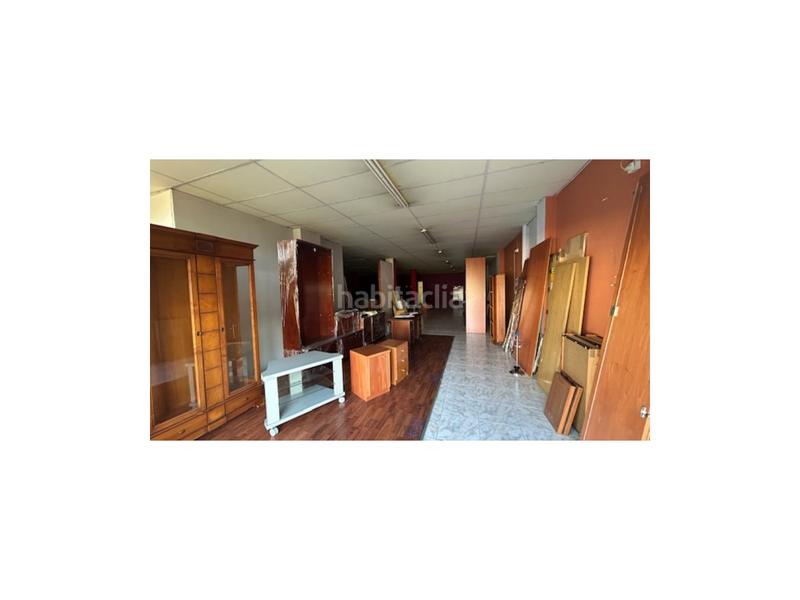 Foto 0f28eae2-0d5d-4223-8bb1-29bfb66d6dc1. Geschäftsraum in Manlleu