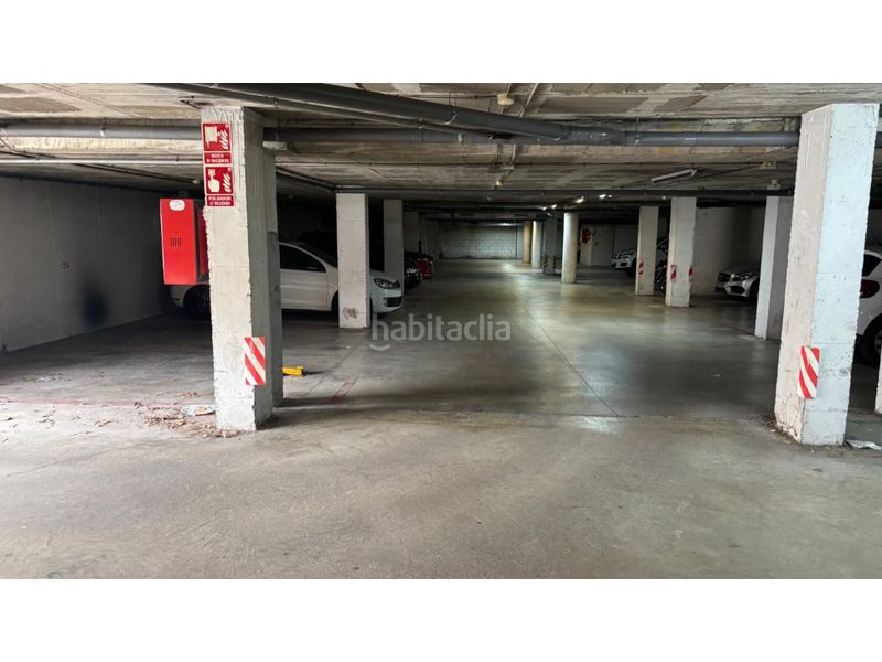 Foto 979d7b1e-bbaf-4969-b63a-8f49b79aff4d. Aparcament cotxe a Manlleu