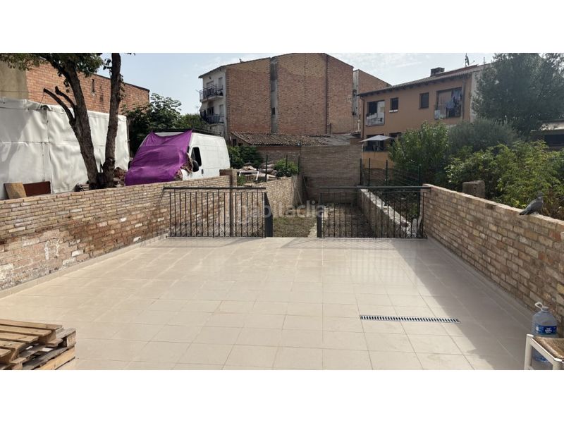 Foto bedf87ed-d16f-4e26-949e-7333f7a652e6. Planta baixa amb aparcament a Manlleu