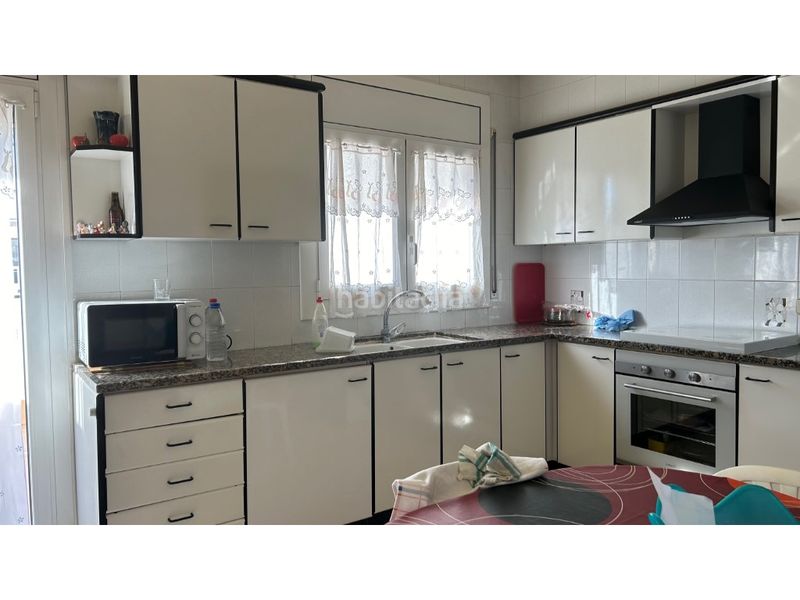 Foto 9e45a704-feee-4ee4-bf87-9e61c161c01d. Casa amb aparcament a Manlleu