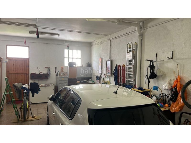 Foto f27a1d9e-be37-4617-9dc6-4217842ab1bc. Casa amb aparcament a Manlleu