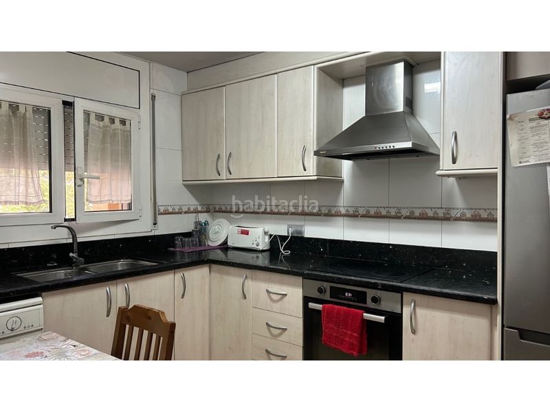 Foto 0b677ceb-f5ea-4161-a1d6-89970be5a666. Casa amb aparcament a Manlleu