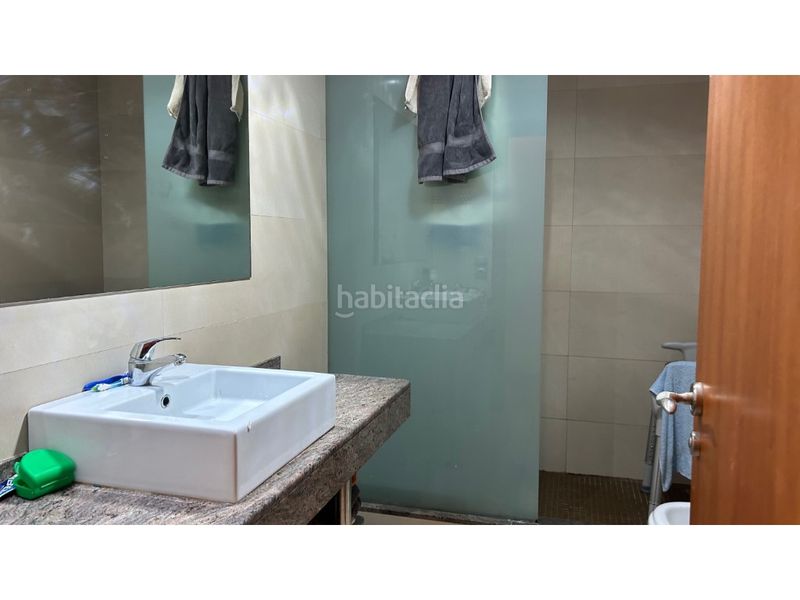 Foto 72c67639-a90f-4509-84e2-f52fa3067bdd. Casa amb aparcament a Manlleu
