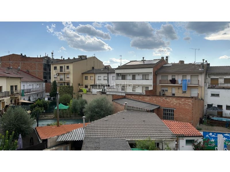 Foto ba360e29-5690-4e97-8ca8-ec5db10940a7. Casa amb aparcament a Manlleu