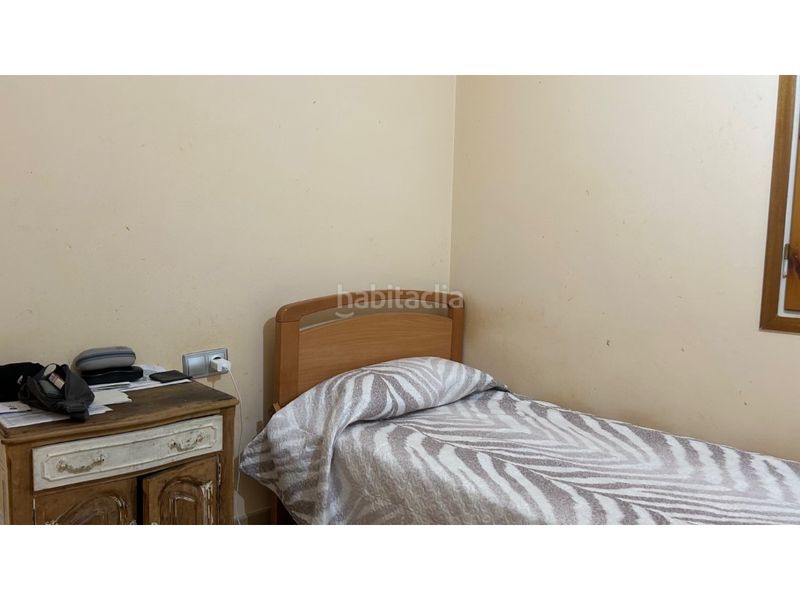 Foto d13e732b-5e90-4aee-ba2e-b1ace8e1d1b0. Casa amb aparcament a Manlleu