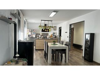 Xalet  Calle josep badrena. Casa independiente reformada con 1.600 m de parcela en el centro