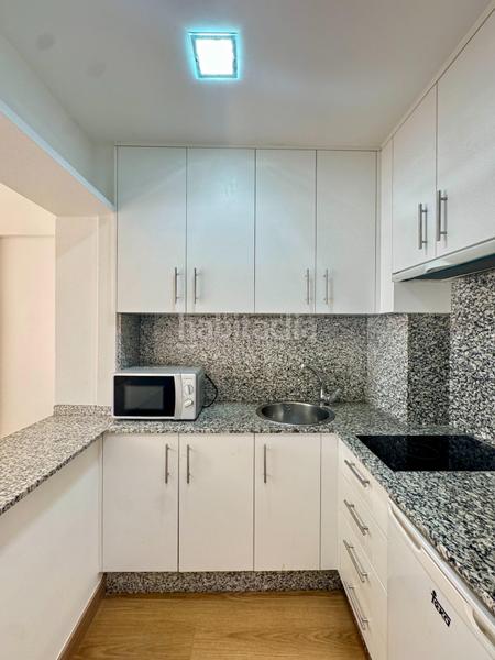 Foto 71c923fb-c091-4f44-affe-c9c46ab48a30. Estudio oportunidad para inversores o primera vivienda. estudio luminoso y listo para entrar a vivir, . en Vigo