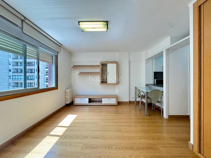 Foto 7db34b60-8938-472e-8f44-5c695ceb763c. Estudio oportunidad para inversores o primera vivienda. estudio luminoso y listo para entrar a vivir, . en Vigo