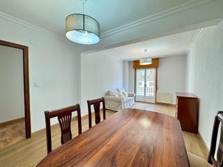 Appartement  Enrique lorenzo. Vivienda reformada en zona con todos los servicios, lista para e