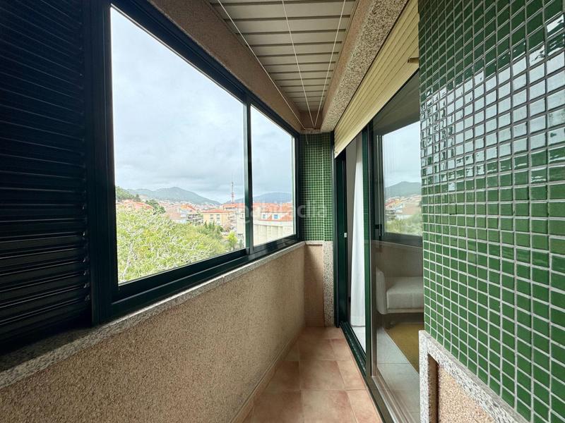 Foto f0dcea3e-c43c-4745-9e42-4987a6a79c37. Alquiler piso alquiler de septiembre a junio en pleno centro , ref. p422 en Cangas