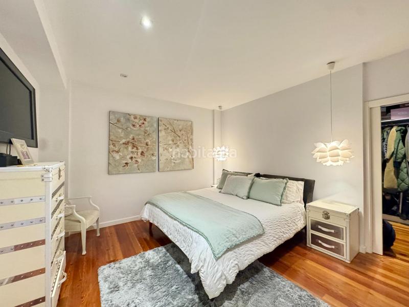 Foto 53233ad7-4e94-4b59-acf4-496fb2815528. Pis amb calefacció a Plaza España - Corte Inglés Vigo