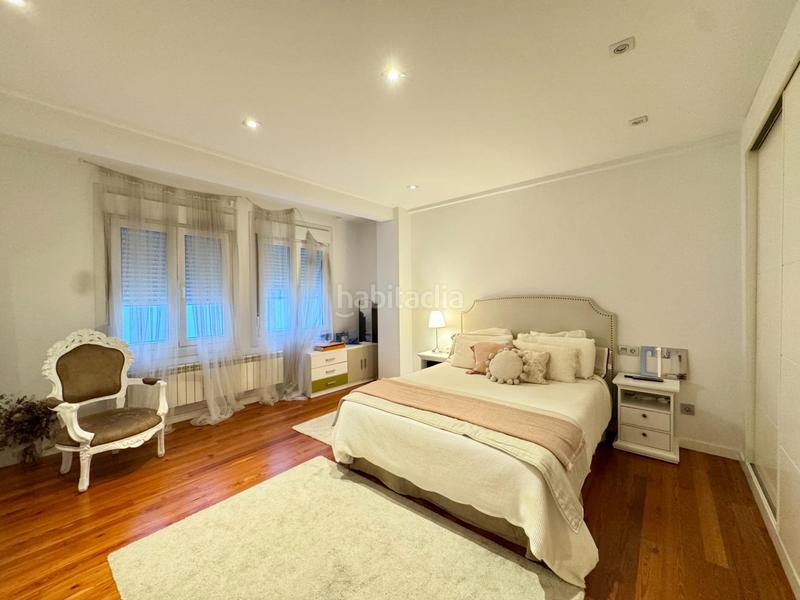 Foto b664a3e2-94c3-4e44-9eba-b1afed47e12f. Pis amb calefacció a Plaza España - Corte Inglés Vigo