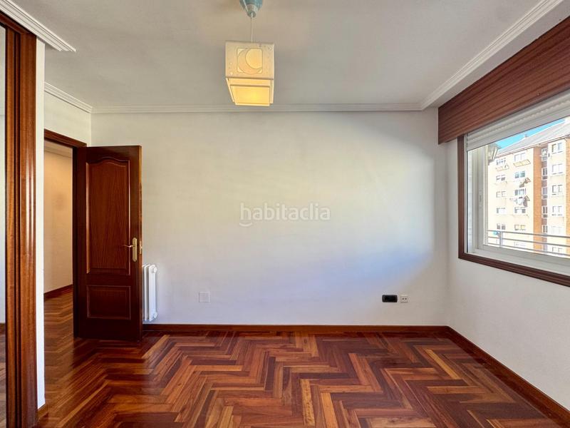 Foto 60d747ec-4d50-4985-9273-d758445ab459. Alquiler piso  en alquiler en garcía barbón, en Vigo