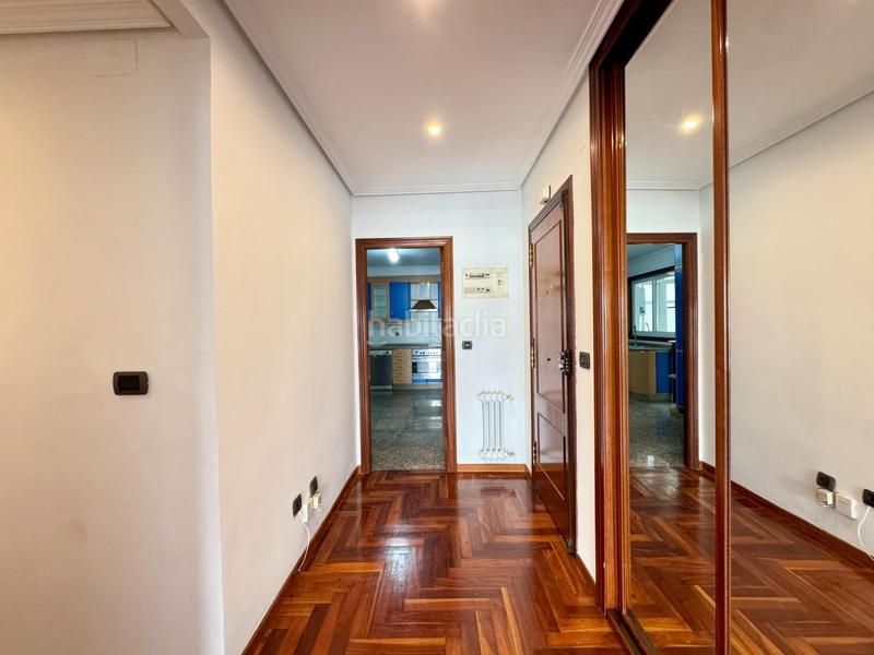 Foto 220322a2-099a-452c-ac27-aae97c04ca1e. Lloguer pis amb calefacció aparcament a Centro - Areal Vigo