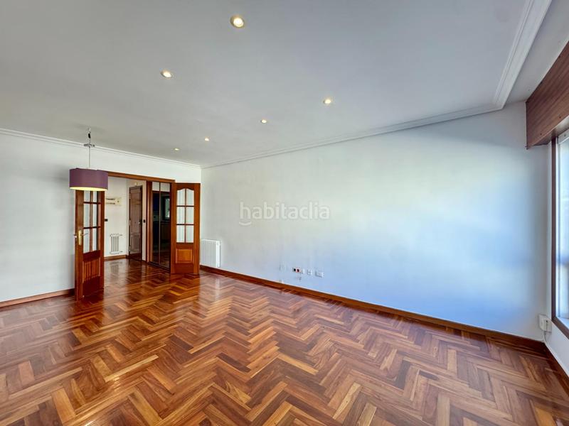 Foto 4eaf2811-fc39-4e0b-b7d0-8fd5296caa52. Lloguer pis amb calefacció aparcament a Centro - Areal Vigo