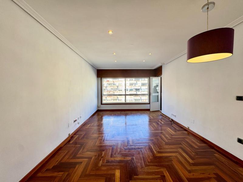Foto 2f9560ee-144e-4afe-82ad-7650d6077725. Rent flat with heating parking in Centro - Areal Vigo