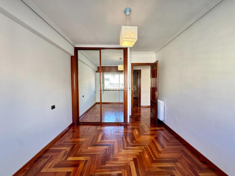 Foto 676c29a5-62a4-4967-8eee-664c94b1d250. Rent flat with heating parking in Centro - Areal Vigo
