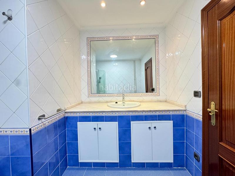 Foto 7c0858cf-bb67-40b6-8782-f99915a05091. Rent flat with heating parking in Centro - Areal Vigo