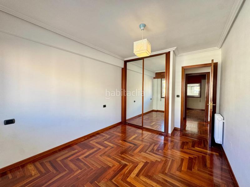 Foto c7646354-5726-4174-8109-388a3b2bc87f. Rent flat with heating parking in Centro - Areal Vigo