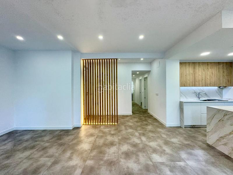 Foto 1aeb587a-ac30-4646-89f3-ad0b91bab336. Pis amb calefacció a Plaza España - Corte Inglés Vigo