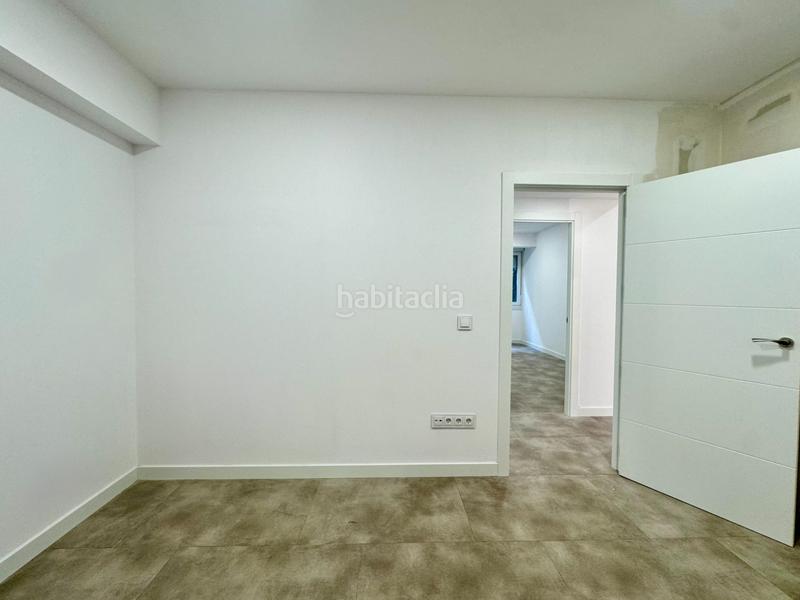 Foto 20001435-bceb-4bcb-8167-7bccfaa2e7e2. Pis amb calefacció a Plaza España - Corte Inglés Vigo