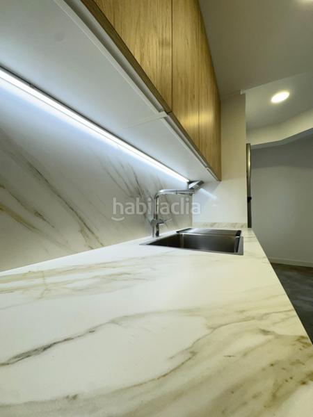 Foto a08dceac-1f46-4bba-80a6-d86930f41c95. Pis amb calefacció a Plaza España - Corte Inglés Vigo