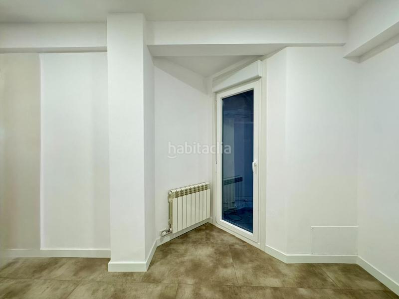 Foto c780a97a-ce61-47a9-a01f-fde2d90363e9. Pis amb calefacció a Plaza España - Corte Inglés Vigo